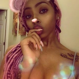 Meet your Posher, Chaneil